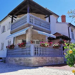 apartmani-mila-casa-bianca.in-istria.net/